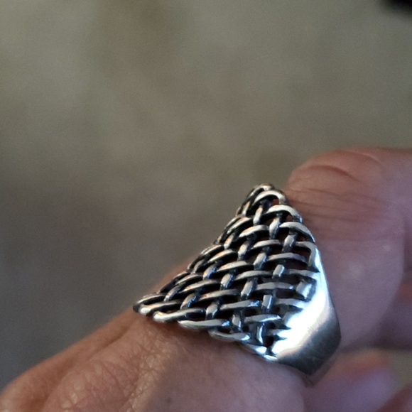 Grace and Heart Ring - Picture 3 of 5